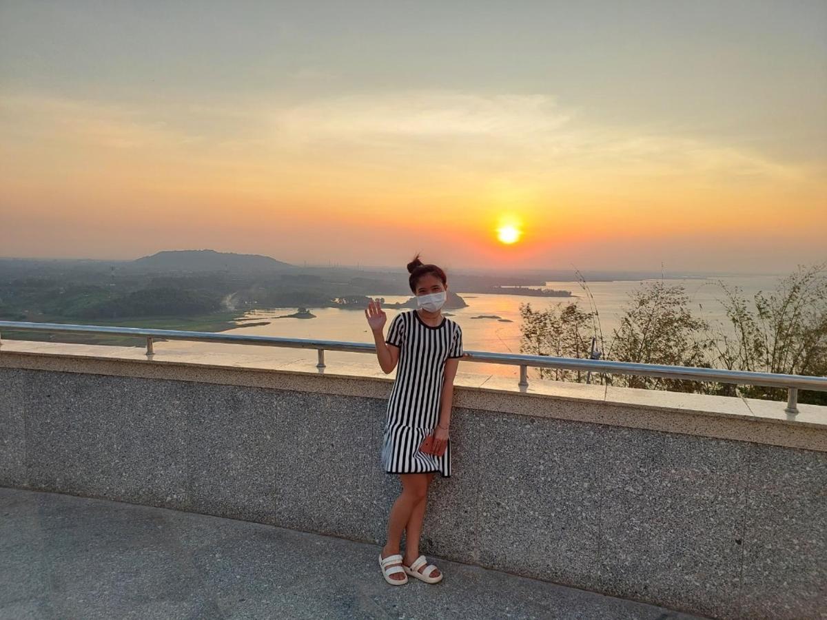 Homestay Tay Xa Trang Bom Exterior foto