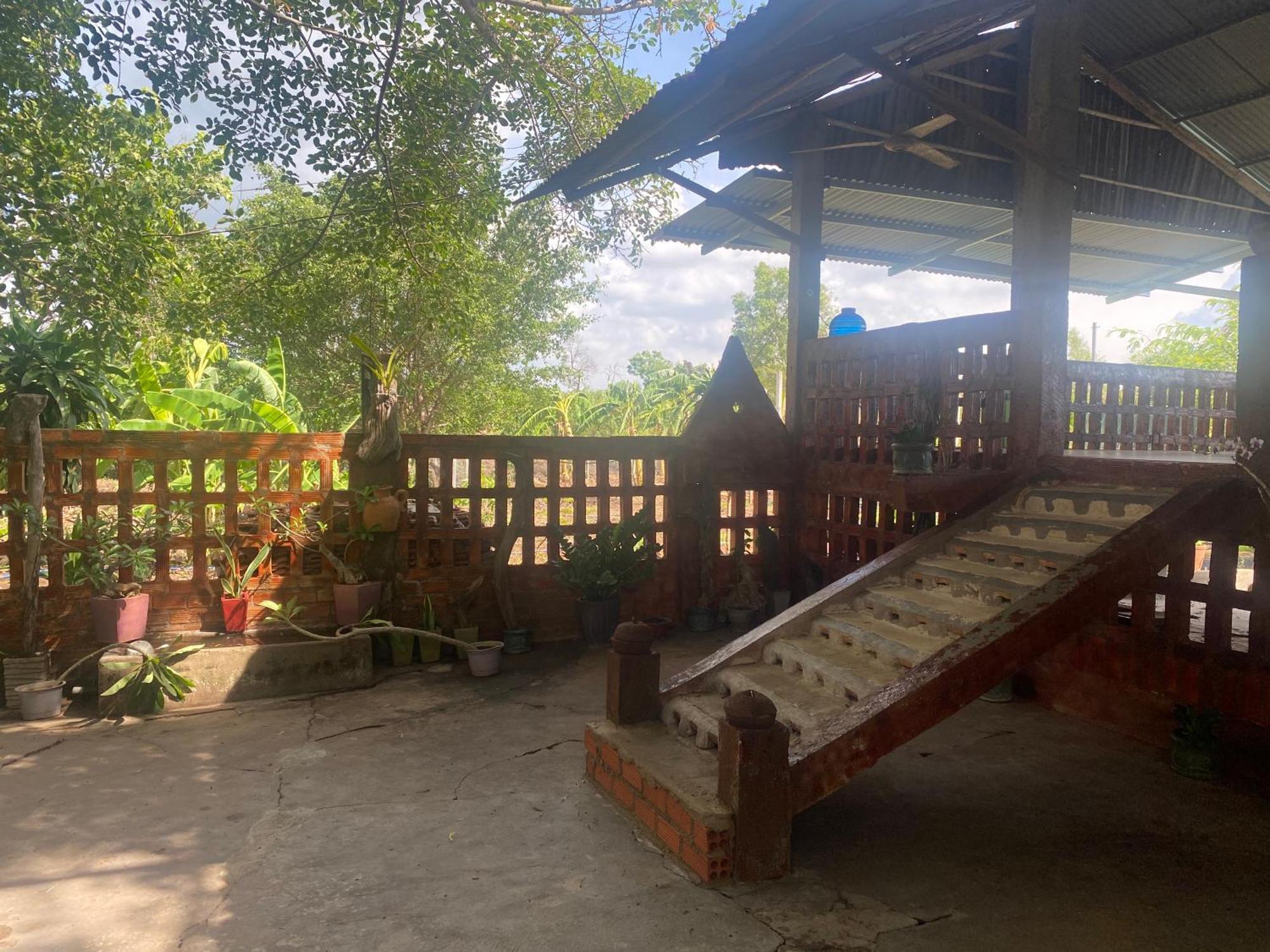 Homestay Tay Xa Trang Bom Exterior foto